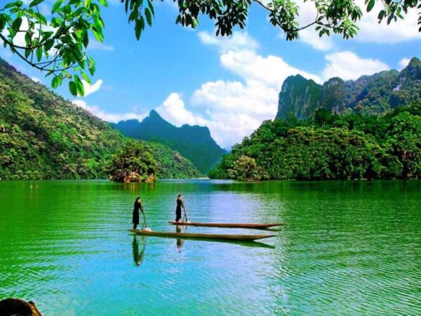 Alternative view of HA NOI - CAO BANG - BAN GIOC WATER FALL - BA BE LAKE 3 DAYS 2 NIGHTS